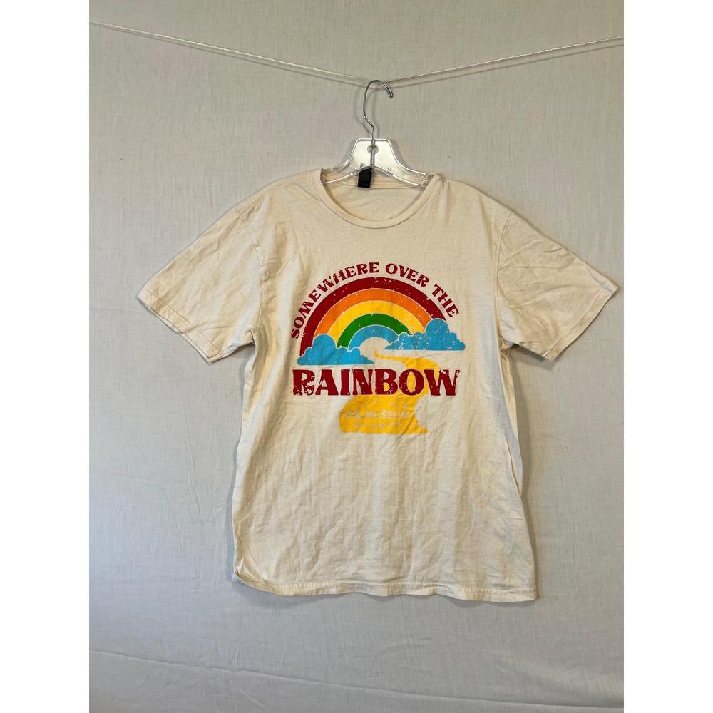 Gildan Softstyle Somewhere Over The Rainbow Oz Museum Graphic T-Shirt Cream M